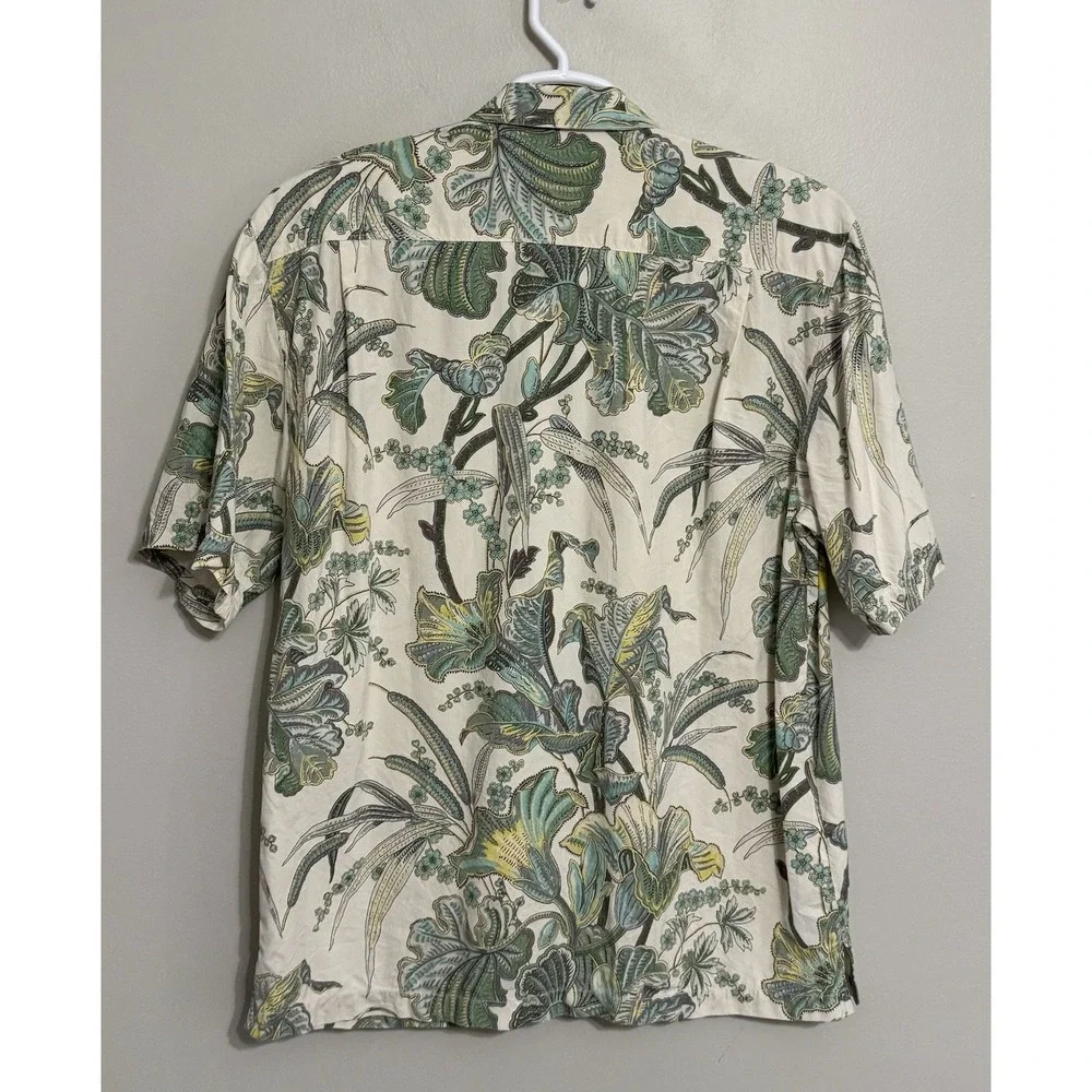 Tommy Bahama Men Large Silk Floral Textured Short Sleeve Hawaiian Button Shirt - Picture 3 of 4